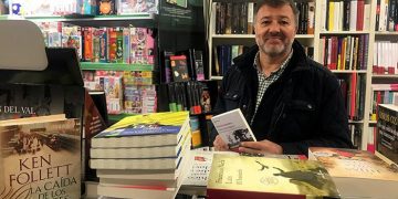 Dolz muestra su apoyo a las bibliotecas públicas y al sector librero de Cuenca