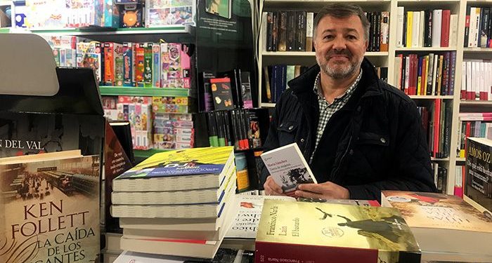 Dolz muestra su apoyo a las bibliotecas públicas y al sector librero de Cuenca