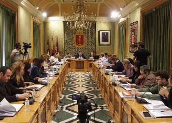 El Pleno del Ayuntamiento de Cuenca aprueba que el campo de fútbol de ‘La Bene’ lleve el nombre del entrenador Joaquín Caparrós Camino