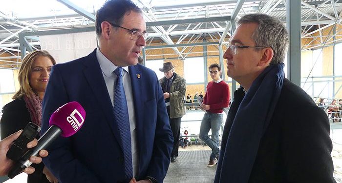 Literatura, historia y patrimonio se han dado la mano en Noheda en el inicio de la Feria del Libro Cuenca Lee 2019