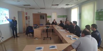 Los empresarios de San Clemente recaban información sobre autoconsumo solar