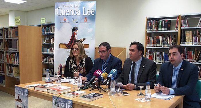 Mariscal destaca el esfuerzo del Ayuntamiento para fomentar la lectura a través de sus bibliotecas municipales