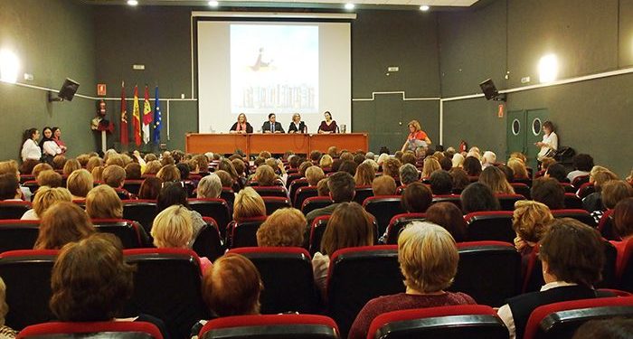 Marta Robles reflexiona, junto a 20 clubs de lectura, sobre el mal y las obsesiones presentes en su novela ‘La Mala Suerte’