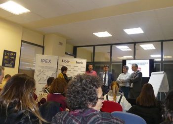 Unos 50 empresarios conquenses asisten a la jornada de CEOE-Cepyme Cuenca sobre youtube y exportación