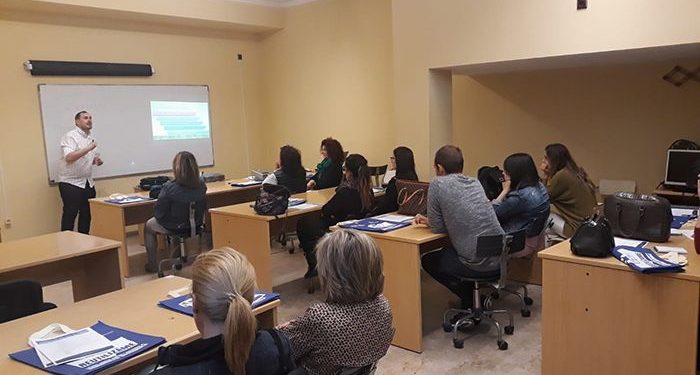 ACEM acoge una jornada para formar a sus empresas sobre redes sociales