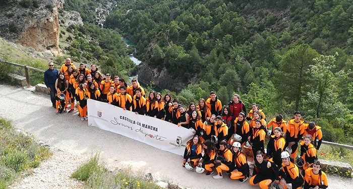 El Programa Somos Deporte 16-18 despidió la temporada con el descenso de barrancos en Villalba de la Sierra