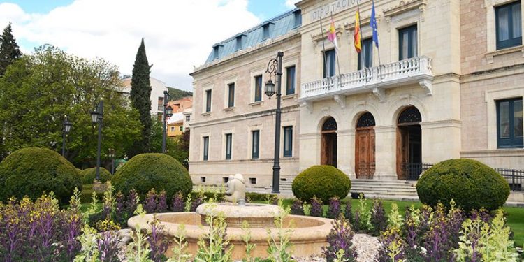 Diputación de Cuenca sigue combatiendo la despoblación apoyando al pequeño comercio y a los Grupos de Acción Local