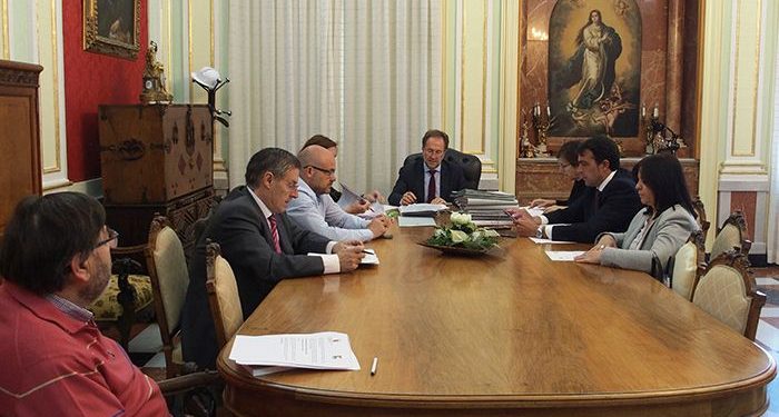 El Ayuntamiento de Cuenca aprueba destinar 300.000 euros a la conservación y mantenimiento de las vías públicas
