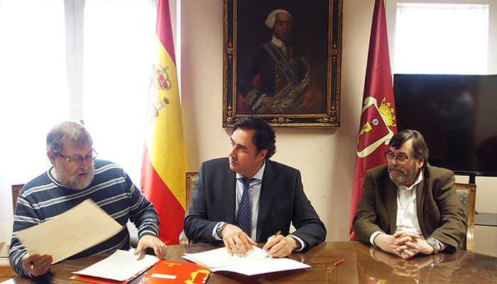 El Ayuntamiento de Cuenca y ADOCU firman un convenio de colaboración por un importe de 19.000 euros