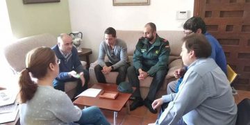 El equipo de Gobierno del Ayuntamiento de Huete trata con el nuevo cabo de la Guardia Civil la seguridad en el municipio