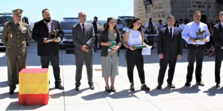 Eurocaja Rural felicita a la Guardia Civil por su 175 aniversario