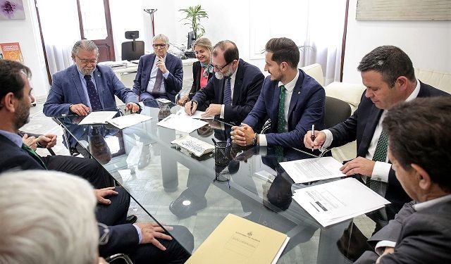 Eurocaja Rural suscribe una operación de financiación con el Ayuntamiento de Valencia Eurocaja Rural suscribe una operación de financiación con el Ayuntamiento de Valencia