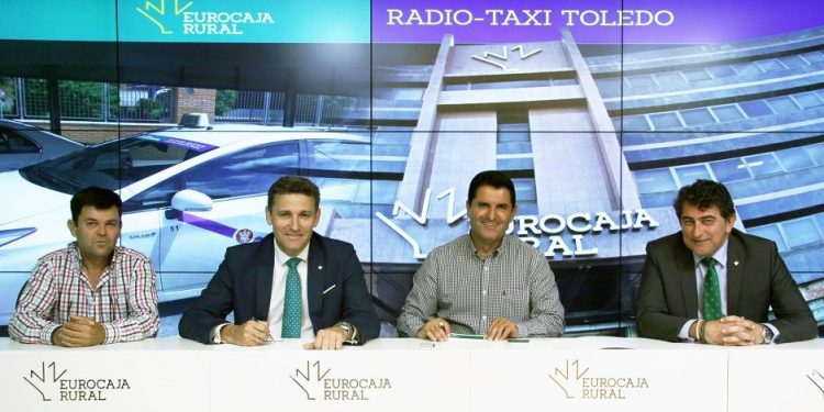 Eurocaja Rural y Radio Taxi Toledo renuevan su convenio para potenciar el servicio al cliente
