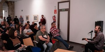 Fino Oyonarte estrena su disco en solitario en Cuenca en la clausura de “¿Malos tiempos para la lírica?”