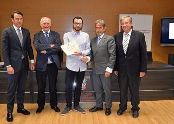 Héctor López Megía recibe el Premio Extraordinario al Mejor Expediente del IV Máster de Acceso a la Abogacía de la UCLM