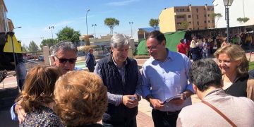 José Manuel Salas habilitará los sábados como segundo día de mercadillo para impulsar la actividad comercial