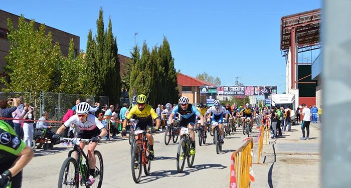 Juan Carlos y Carla Fernández se llevan el triunfo en la IV Marcha MTB Tierra de Vítor