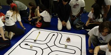 La Escuela de Industriales de Ciudad Real celebra sus clásicas competiciones de robots y de coches y estrena una de visión por computador