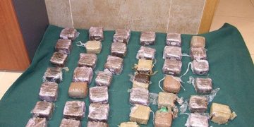 La Guardia Civil detiene a dos personas que llevaban, en Montalbo, más de 25 kilos de hachís