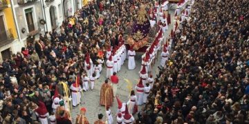 La Junta de Cofradías y las hermandades se comprometen a revisar los protocolos de lluvia de cara a la Semana Santa de 2020