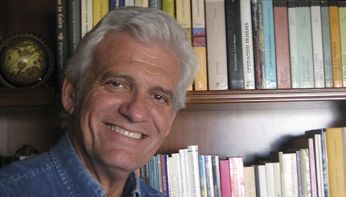 La RACAL presenta la antología poética “Leer después de quemar” del escritor valenciano Rafael Soler