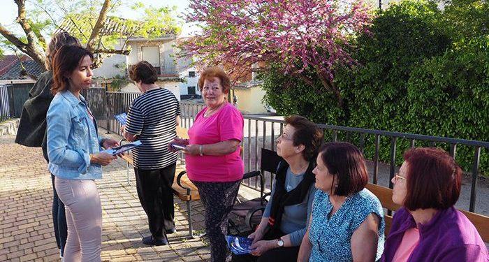 Luz Moya se compromete a mejorar el acceso por carretera a Nohales