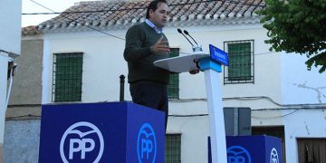 Núñez anuncia su compromiso para reducir las listas del espera sanitaria de la región en un 50% en sus seis primeros meses como presidente de la Junta