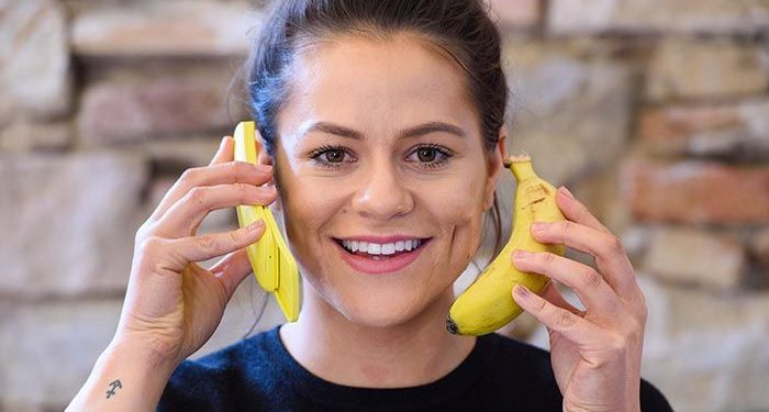 Nokia 8110 da la bienvenida a WhatsApp