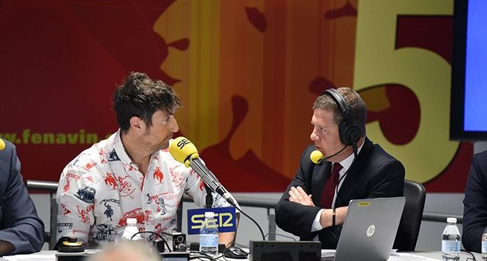 Page avanza el objetivo de que el sector vitivinícola facture 2.500 millones de euros en 2025, lo que supondría un 4% más del PIB regional