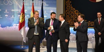 Page reconoce el “honor” que le supone la mayoría absoluta  en las elecciones autonómicas y se compromete a devolverlo “con más trabajo”