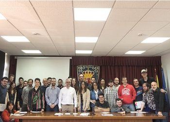 Prieto anima a los alumnos del curso de realidad virtual del programa Cuenca Empleo Joven a aprovechar esta formación