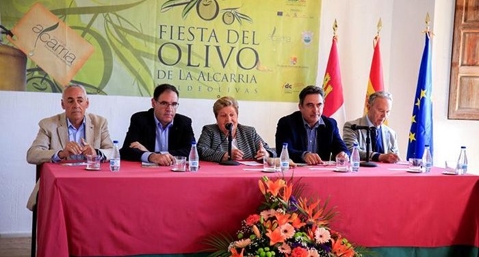 Prieto espera que el futuro Centro de Interpretación del Olivo sea un recurso más para la próxima edición de la Fiesta del Olivo de La Alcarria