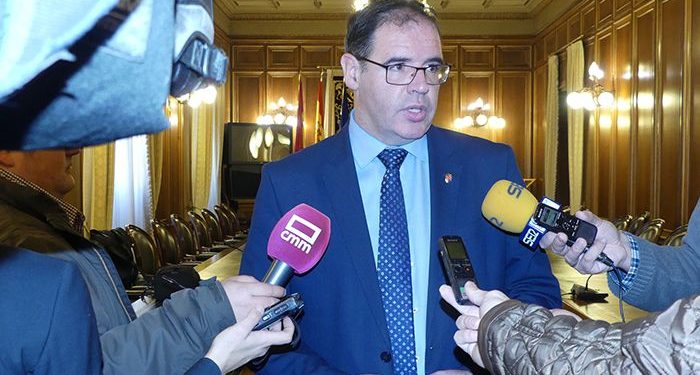 Prieto insiste de nuevo por carta en pedir a la Junta un compromiso claro para finalizar la residencia de Beteta