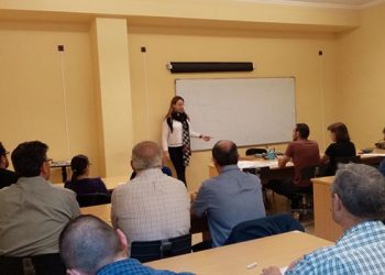 Una treintena de empresas asisten a la jornada de protección de datos celebrada en Iniesta