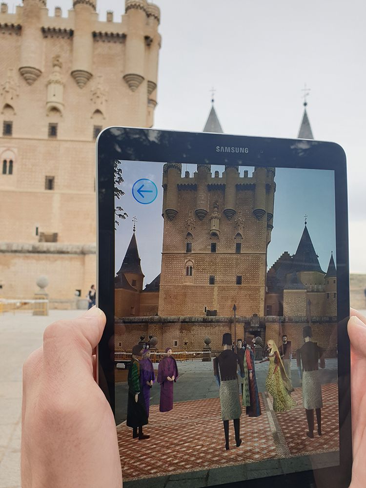 Telefónica presenta en Segovia una nueva forma de hacer turismo basada en 5G y tecnologías de realidad aumentada y mixta