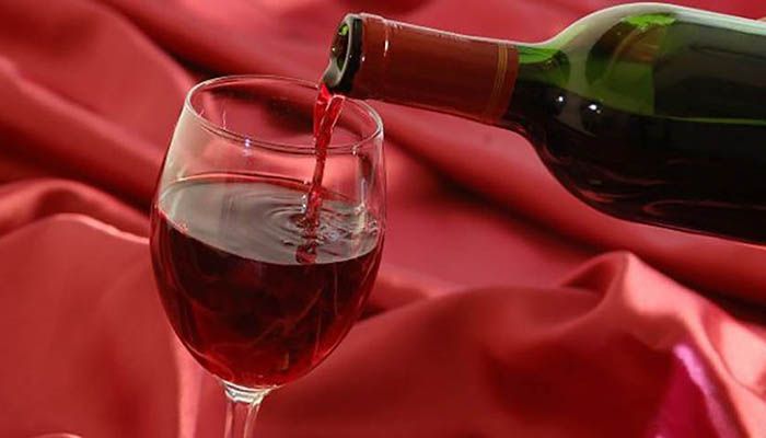 Una investigación de la UCLM apunta a que el resveratrol, un polifenol presente en el vino tinto, podría actuar como protector en la enfermedad de Alzheimer