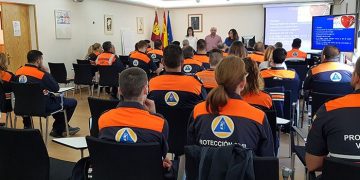 Una veintena de voluntarios de Protección Civil de la región reciben formación en intervenciones con personas con discapacidad