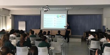 Voluntarios de Telefónica Castilla-La Mancha llevan la ciberseguridad a los colegios de la región