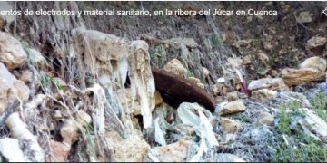 Aparecen cientos de electrodos y material sanitario en la ribera del Júcar en Cuenca