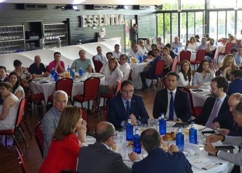 Cerca de cien empresarios asisten al desayuno sobre perspectivas de mercado en Tarancón
