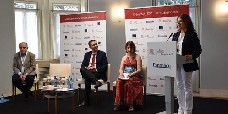 El Consejo de Gobierno toma en consideración un acuerdo de colaboración con CERMI-CLM para mejorar el modelo de atención de las personas con discapacidad