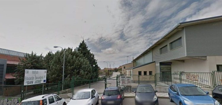 Ingresado un trabajador tras caer al vacío desde el tejado del instituto San José de Cuenca