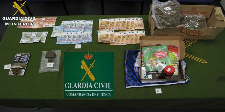 La Guardia Civil detiene a una persona por tráfico de drogas en Villanueva de la Jara