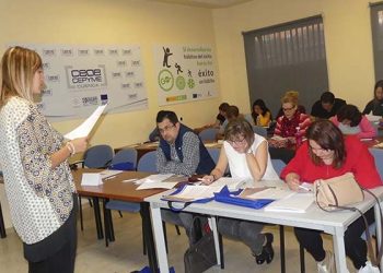 La patronal conquense desarrolla en su sede de Cuenca un curso de inglés comercial