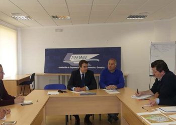ACESANC y la patronal conquense acuerdan reforzar las visitas a las empresas de la comarca