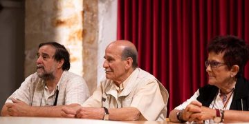 ¿Se acuerdan del Chupagrifos? Su creador, Maese Cosman, ha recibido en Cuenca el premio Ángeles Gasset por su trayectoria titiritera