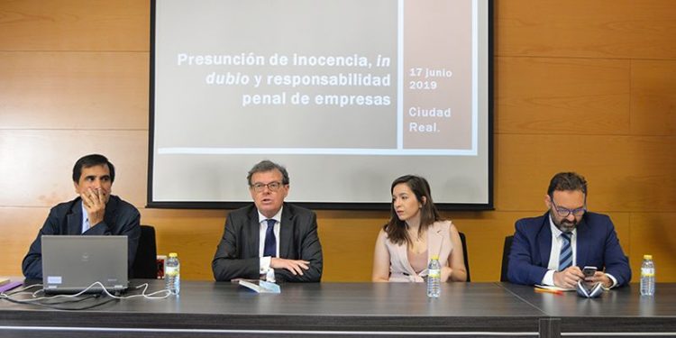 Un curso de la UCLM profundiza en aspectos esenciales del cumplimiento normativo empresarial Un curso de la UCLM profundiza en aspectos esenciales del cumplimiento normativo empresarial