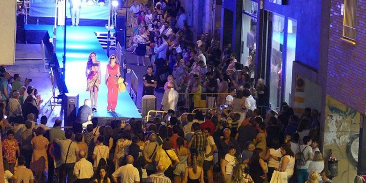 Éxito de participación y ambiente en la I Noche Mágica de las Compras en Cuenca