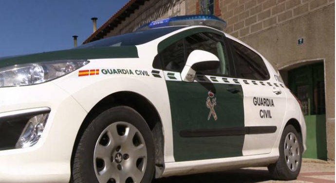 Detenidos dos vecinos de Ledaña por irse a robar en tractor a Albacete