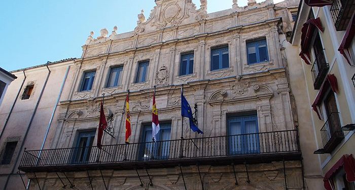 El Equipo de Gobierno del Ayuntamiento de Cuenca propondrá la dedicación exclusiva de 8 de los 25 concejales que integran el pleno